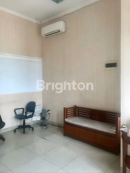 image KANTOR 2 LANTAI DI KELAPA GADING (4)