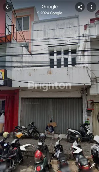 RUKO 2 LANTAI DI PERTOKOAN DAERAH COYUDAN, PUSAT KERAMAIAN SOLO