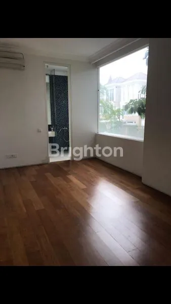 image RUMAH RITZ EMBASSY PAKUWON INDAH SURABAYA BARAT 3 TINGKAT (3)