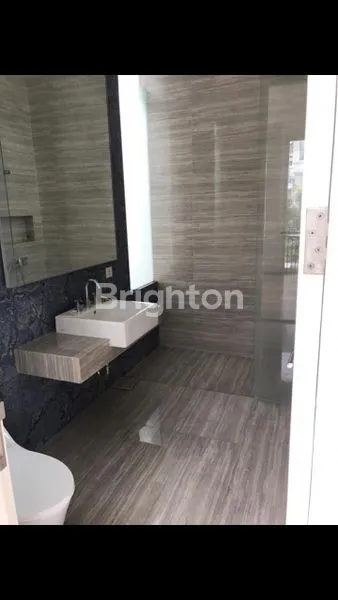 image RUMAH RITZ EMBASSY PAKUWON INDAH SURABAYA BARAT 3 TINGKAT (4)