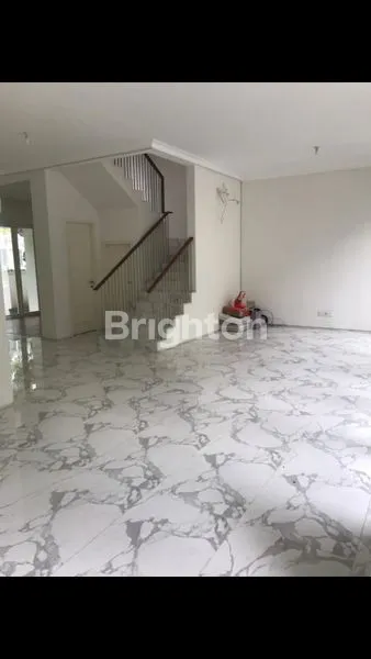 image RUMAH RITZ EMBASSY PAKUWON INDAH SURABAYA BARAT 3 TINGKAT (5)