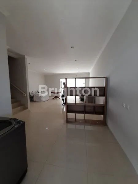 image RUMAH DUA LANTAI WATER FRONT CITY (2)