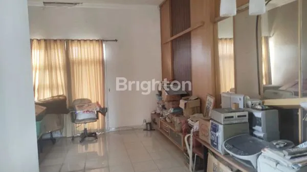 image RUMAH HOOK 2 LANTAI DI JEMUR ANDAYANI (7)