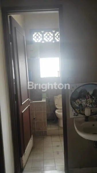 image RUMAH HOOK 2 LANTAI DI JEMUR ANDAYANI (8)