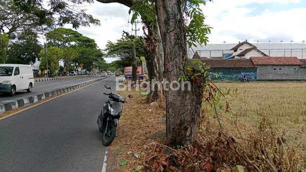 image SAWAH JALUR KUNING, BISA DIKERINGKAN, PINGGIR JALAN RINGROAD SELATAN, TIMUR POOL BUS  SUMBER ALAM, MANGKU JALAN ASPAL KAMPUNG , JALUR TRUK , CONTAINER DAN BUS   (3)