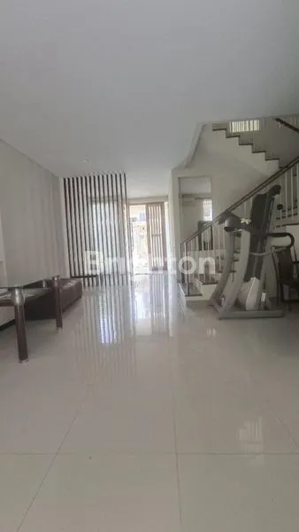 image DIJUAL RUMAH SIAP HUNI, CAT BARU, DI KAWASAN ELIT CITRA GARDEN SIDOARJO (2)