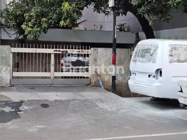 image RUMAH TUA MANGGA BESAR ( JALAN BUNI) HITUNG TANAH SAJA (2)