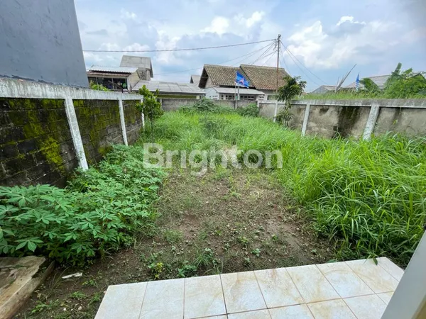 image RUMAH 2 LANTAI HALAMAN LUAS CLUSTER NYAMAN DIPERUMAHAN STRATEGIS (8)