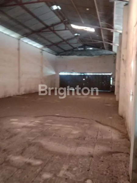 image GUDANG BESAR YANG TERLETAK DI LOKASI STRATEGIS DEKAT AKSES KE PINTU TOL SAWOJAJAR KOTA MALANG DAN PINTU TOL PAKIS (2)