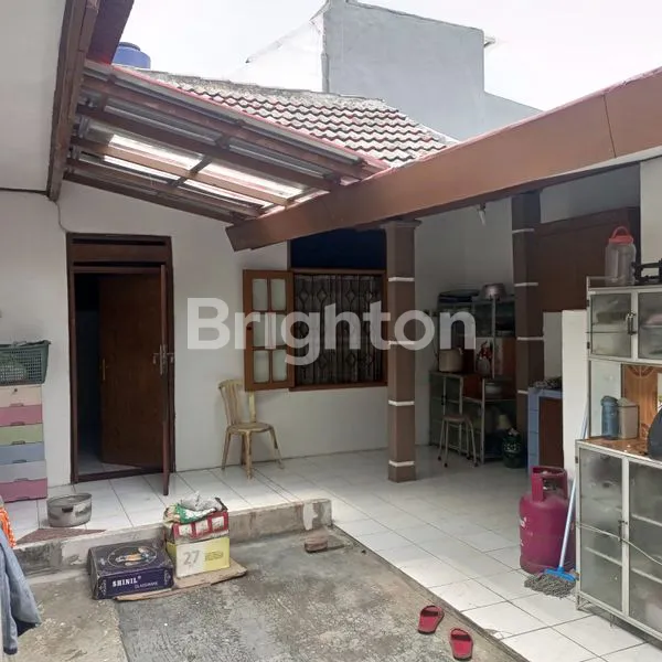 image RUMAH CANTIK STRATEGIS DI KOTA TANGERANG  (7)