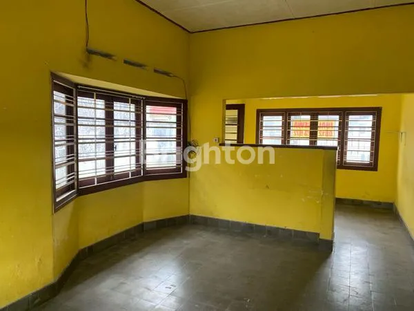 image RUMAH JUAL DEKAT ALUN ALUN MAGELANG LOKASI  DI DEKAT RINDAM DIPONEGORO (2)