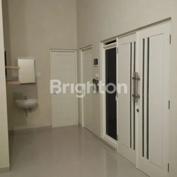 image RUMAH VPT TERAWAT CARPORT 2 MOBIL DENGAN AC DAN WATER HEATER (6)