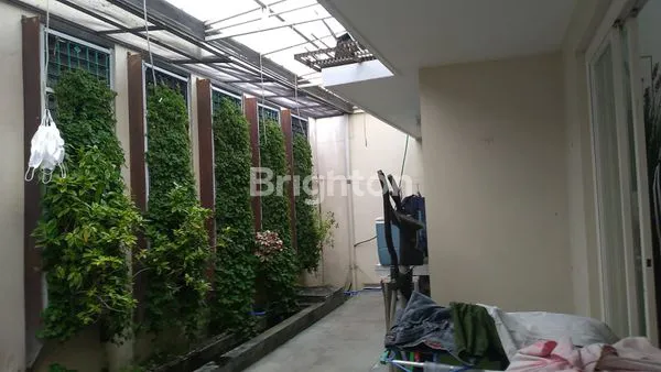 image RUMAH VPT TERAWAT CARPORT 2 MOBIL DENGAN AC DAN WATER HEATER (8)