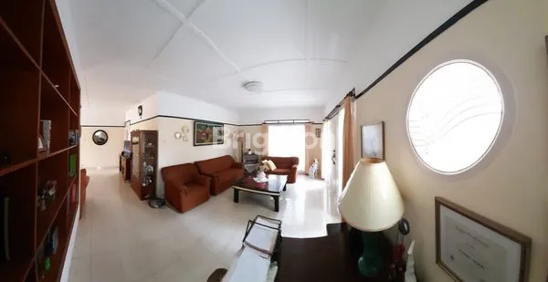 image RUMAH DI CILANDAK JAKARTA SELATAN RAPIH 1,5 LANTAI GAYA ART DECO (2)