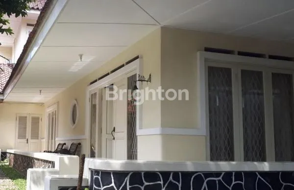 image RUMAH DI CILANDAK JAKARTA SELATAN RAPIH 1,5 LANTAI GAYA ART DECO (6)