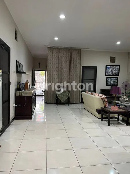 image RUMAH LOKASI STRATEGIS DI WISMA PERMAI DKT GALAXY MALL,MULYOSARI,SUTOREJO (2)