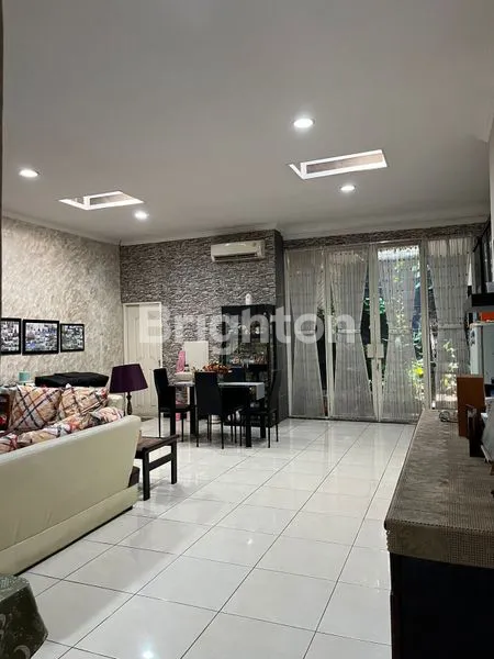 image RUMAH LOKASI STRATEGIS DI WISMA PERMAI DKT GALAXY MALL,MULYOSARI,SUTOREJO (4)