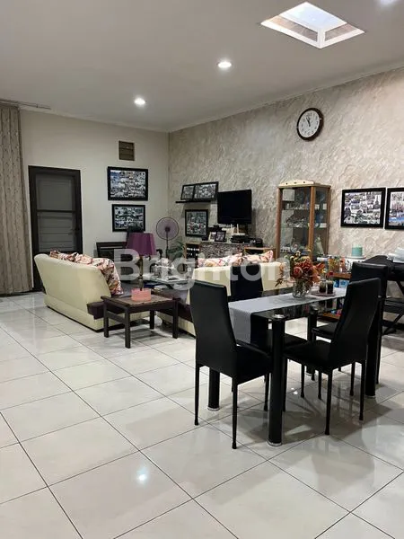image RUMAH LOKASI STRATEGIS DI WISMA PERMAI DKT GALAXY MALL,MULYOSARI,SUTOREJO (6)