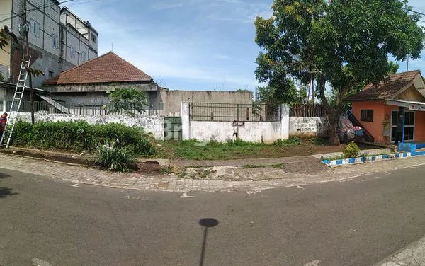 TANAH & BANGUNAN WALET, SHM, LT LUAS