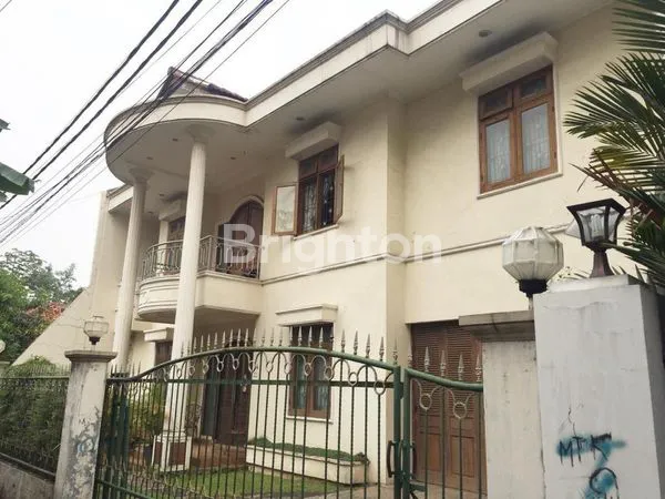 image RUMAH MEWAH 2 LANTAI LOKASI STRATEGIS DI KEBAGUSAN JAKARTA SELATAN (1)
