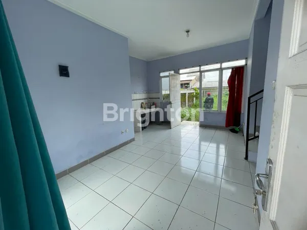 image RUMAH 2 LANTAI HALAMAN LUAS CLUSTER NYAMAN DIPERUMAHAN STRATEGIS (3)