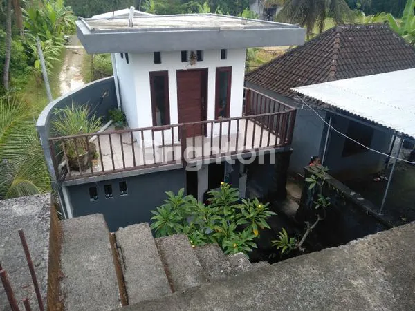 image RUMAH + GUDANG DENGAN HALAMAN LUAS DI TABANAN (8)