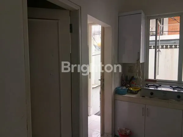 image RUMAH DAN TEMPAT USAHA JELAMBAR 3 LT (2)