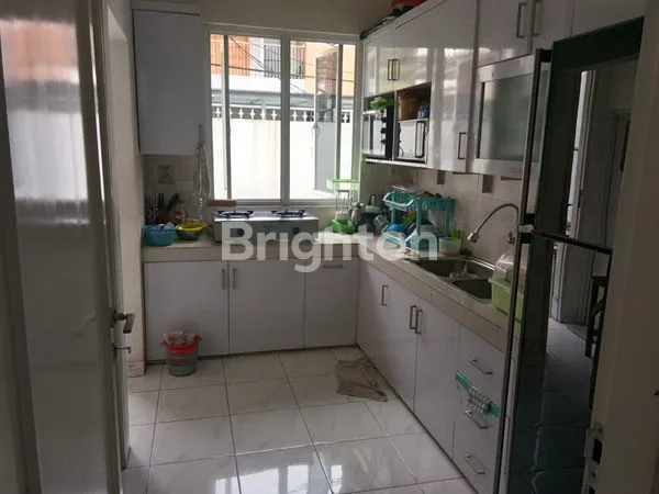 image RUMAH DAN TEMPAT USAHA JELAMBAR 3 LT (3)