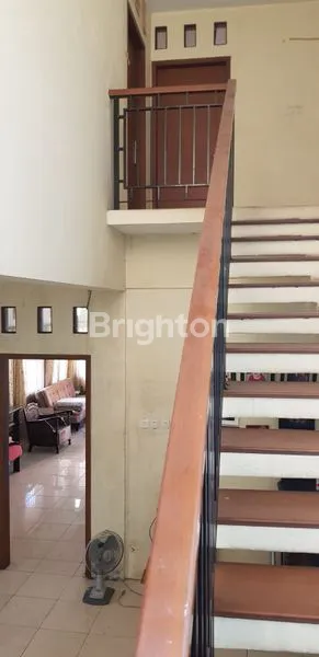 image RUMAH DI CAWANG JAKARTA TIMUR, MODERN DAN CANTIK (7)