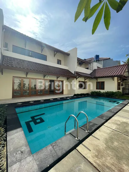 image RUMAH MEWAH SEMI FURNISHED STRATEGIS KAWASAN ELITE CIPETE JAKARTA SELATAN (4)