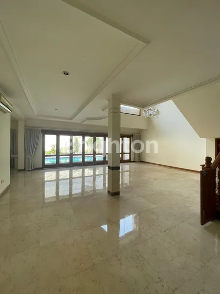 image RUMAH MEWAH SEMI FURNISHED STRATEGIS KAWASAN ELITE CIPETE JAKARTA SELATAN (8)