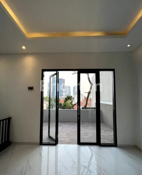 image RUMAH RAYA DUKUH KUPANG TIMUR SURABAYA (3)