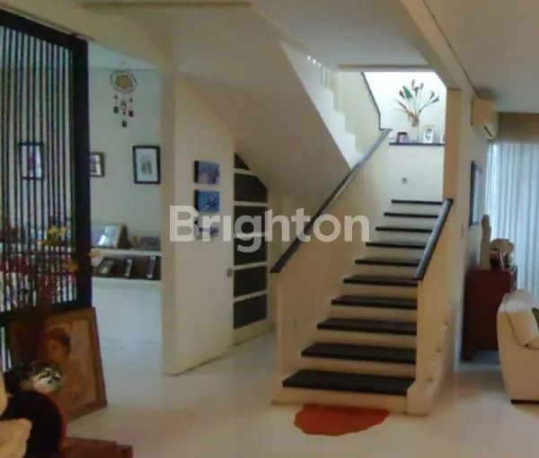 image SIMPANG DARMO PERMAI 2 LANTAI DEKAT HR MUHAMMAD, GRAHA FAMILI, SURABAYA BARAT (2)