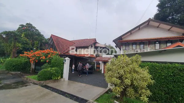 image RUMAH MEWAH+RUMAH PENDAMPING COCOK BUAT USAHA ATAU PRAKTEK DOKTER,DI DAERAH ELITE NEMPEL JL PADJAJARAN BOGOR (1)