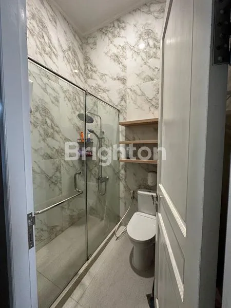 image DI JUAL RUMAH CANTIK FURNISHED DI AREA TENGAH KOTA SAMRINDA  (3)