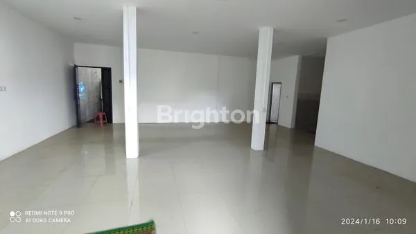 GEDUNG BANGUNAN KOMERSIL, DEKAT S PARMAN, TANJUNG DUREN, JAKARTA BARAT