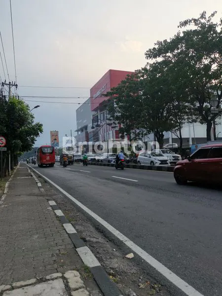 SELANGKAH MENUJU TRANSMART SRONDOL JL PERINTIS KEMERDEKAAN