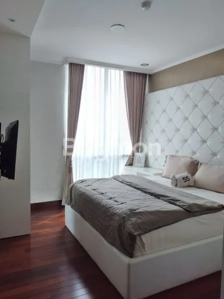 image  APARTMENT VUE, CIPUTRA WORLD LANTAI 36, SIAP HUNI, TINGGAL BAWA KOPER! (5)