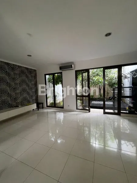 image RUMAH MINIMALIS 2 LANTAI DI BSD CITY (2)