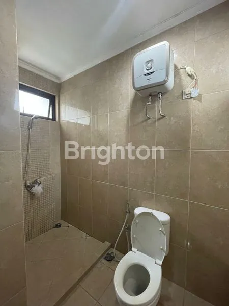 image RUMAH MINIMALIS 2 LANTAI DI BSD CITY (4)