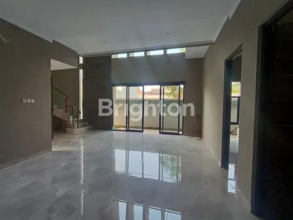 image RUMAH 2 LANTAI NEW GRES DI PERUMAHAN CLUSTER SOLO BARU (2)