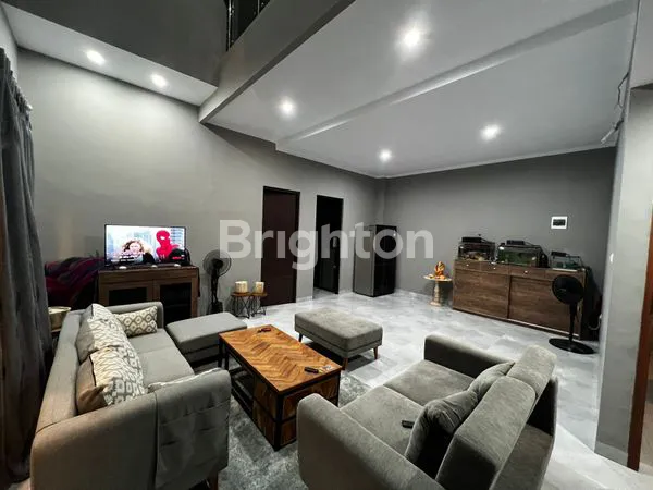 image RUMAH 2 LANTAI NEW GRES DI PERUMAHAN CLUSTER SOLO BARU (3)