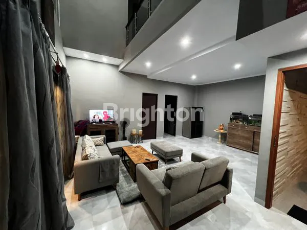 image RUMAH 2 LANTAI NEW GRES DI PERUMAHAN CLUSTER SOLO BARU (6)