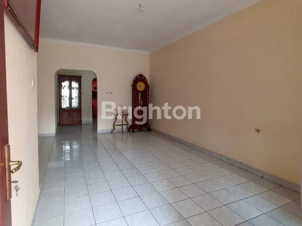 image RUMAH BESAR DAN STRATEGIS DI CIMANGGIS DEPOK (7)