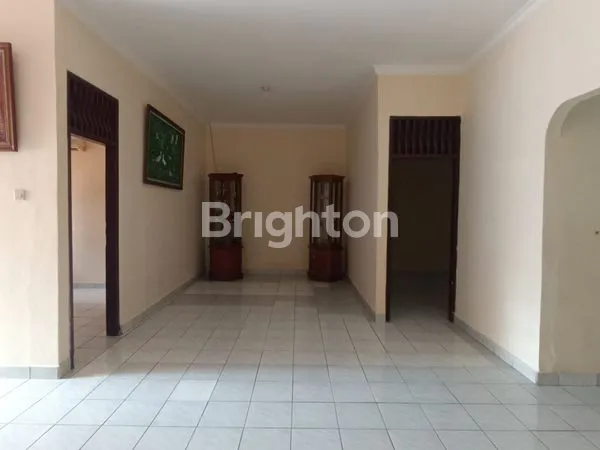 image RUMAH BESAR DAN STRATEGIS DI CIMANGGIS DEPOK (5)