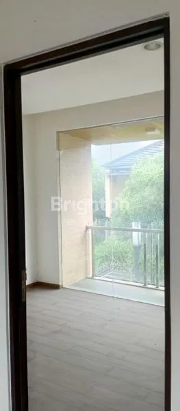 image RUMAH CANTIK DAN BARU, ASRI BERGAYA MINIMALIS, STRATEGIS DI FIRST STONE, SERPONG TANGERANG (6)