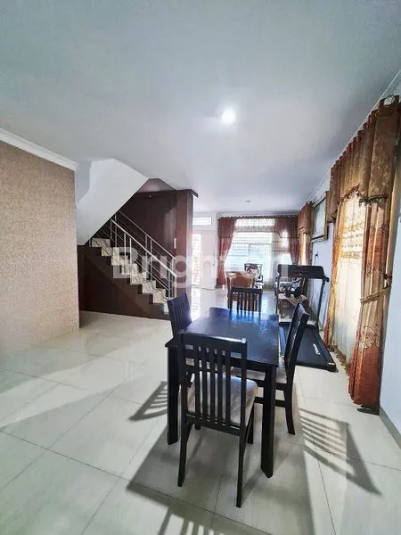 image RUMAH BAGUS SIAP HUNI  SEMI FURNISHED ( PERABOT LENGKET ) INTI KOTA MEDAN (3)