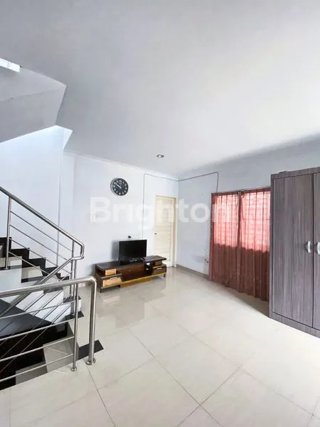 image RUMAH BAGUS SIAP HUNI  SEMI FURNISHED ( PERABOT LENGKET ) INTI KOTA MEDAN (6)