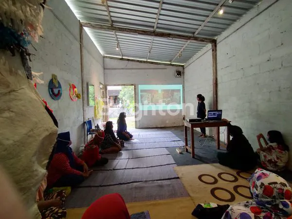 image TANAH BONUS BANGUNAN BERSENI, JAKAL STRATEGIS, COCOK UNTUK CAFE, VILLA, TEMPAT HEALING (8)