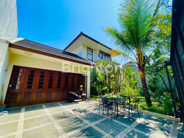 RUMAH ASTRI ALA BALI DI GEGER KALONG BANDUNG